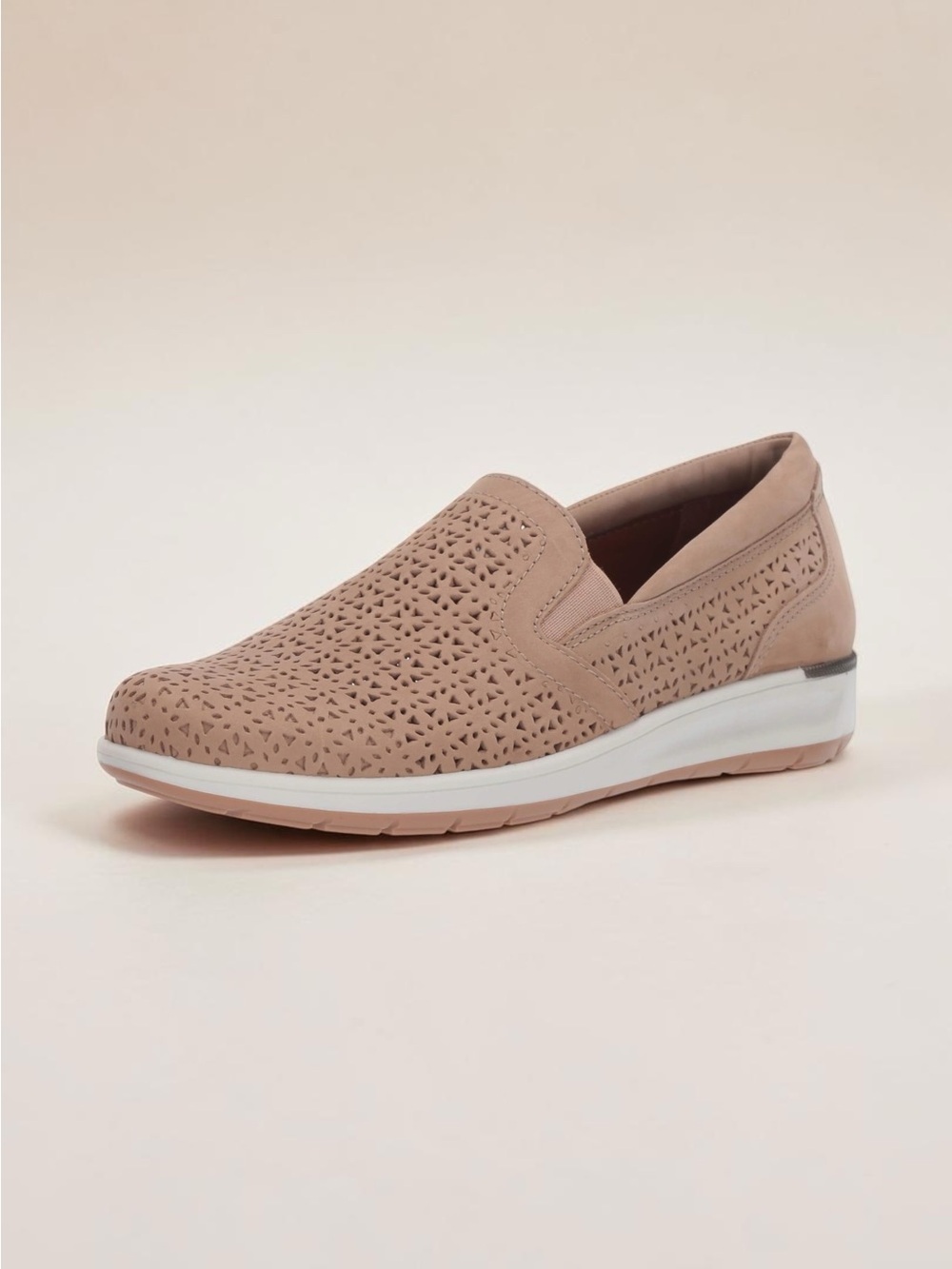 Walking Cradles Orleans Women's Slip-On Loafer in Blush Taupe, size 4.5